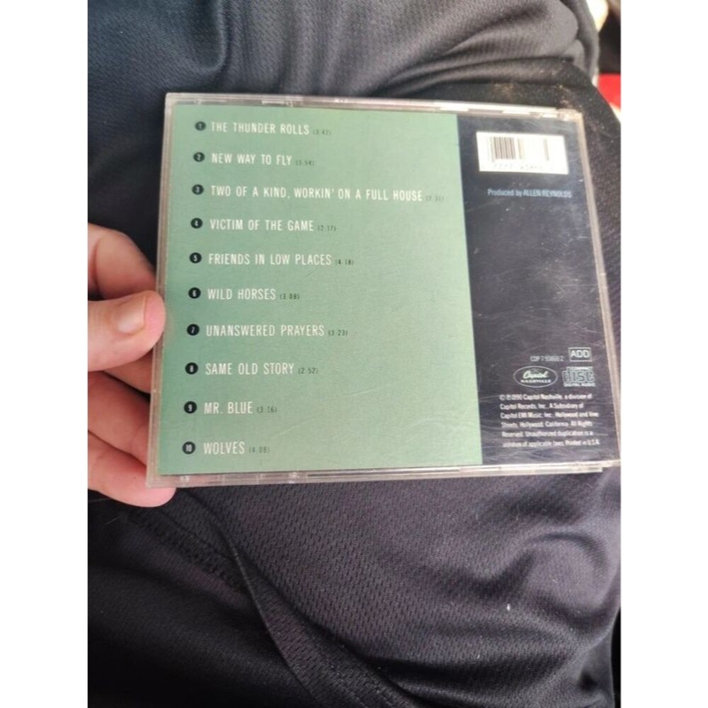 Garthbrooks cd - Picture 2 of 2